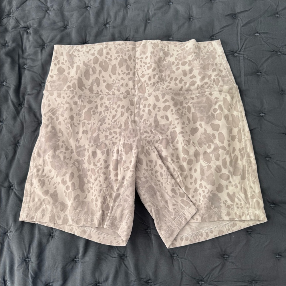 Lululemon Wunder Bike Shorts